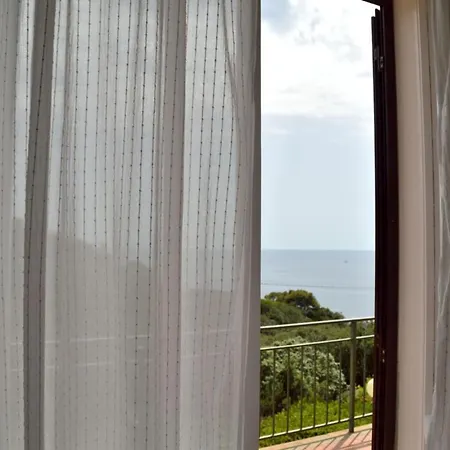 Blu Elba Holidays, Stecchi 卡波利韦里